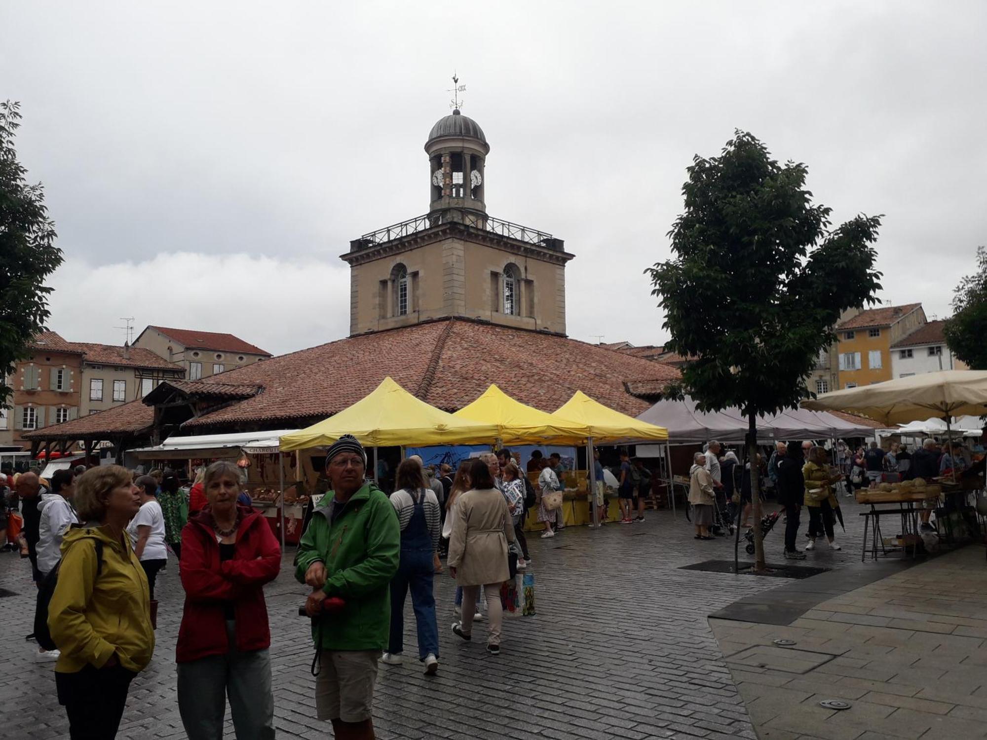 Au Village